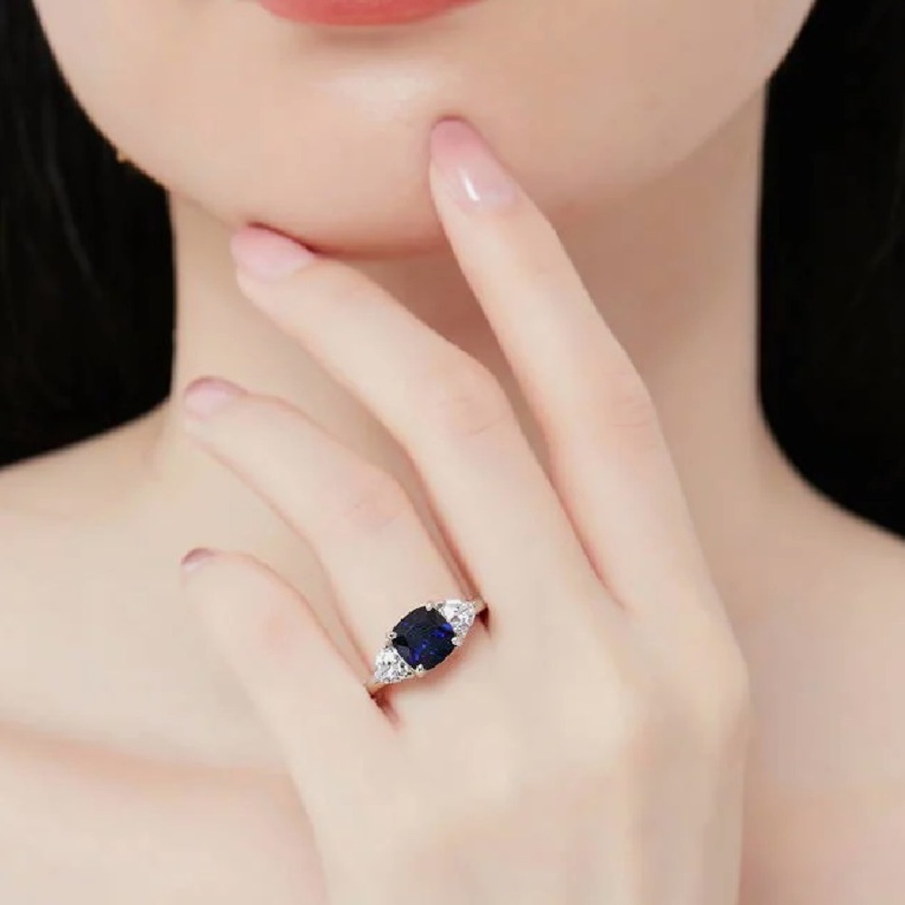 Sterling Silver Blue Sapphire Ring 3.84 CTW Size: 4.75